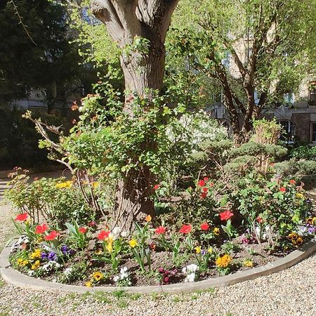 Luxueux Appartement Sur Jardin Párizs Kültér fotó